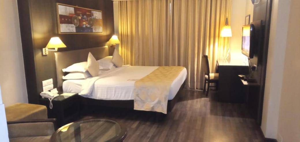 The President-A Boutique Hotel Ahmedabad Buitenkant foto