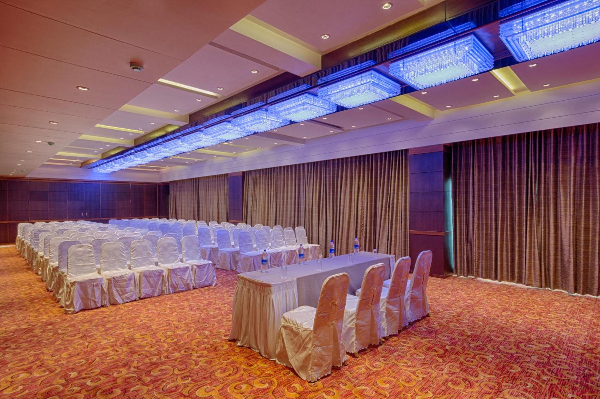 The President-A Boutique Hotel Ahmedabad Buitenkant foto