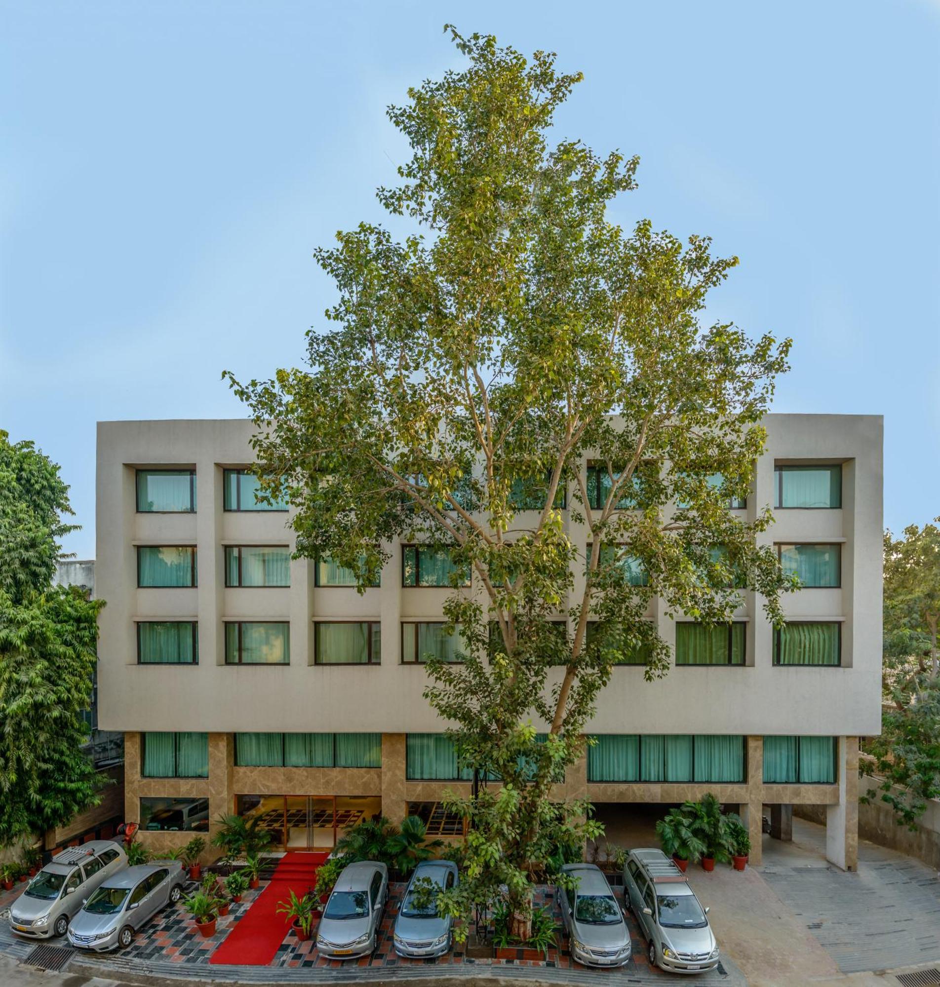 The President-A Boutique Hotel Ahmedabad Buitenkant foto