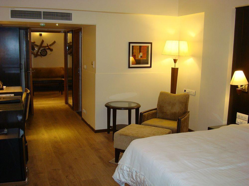 The President-A Boutique Hotel Ahmedabad Buitenkant foto