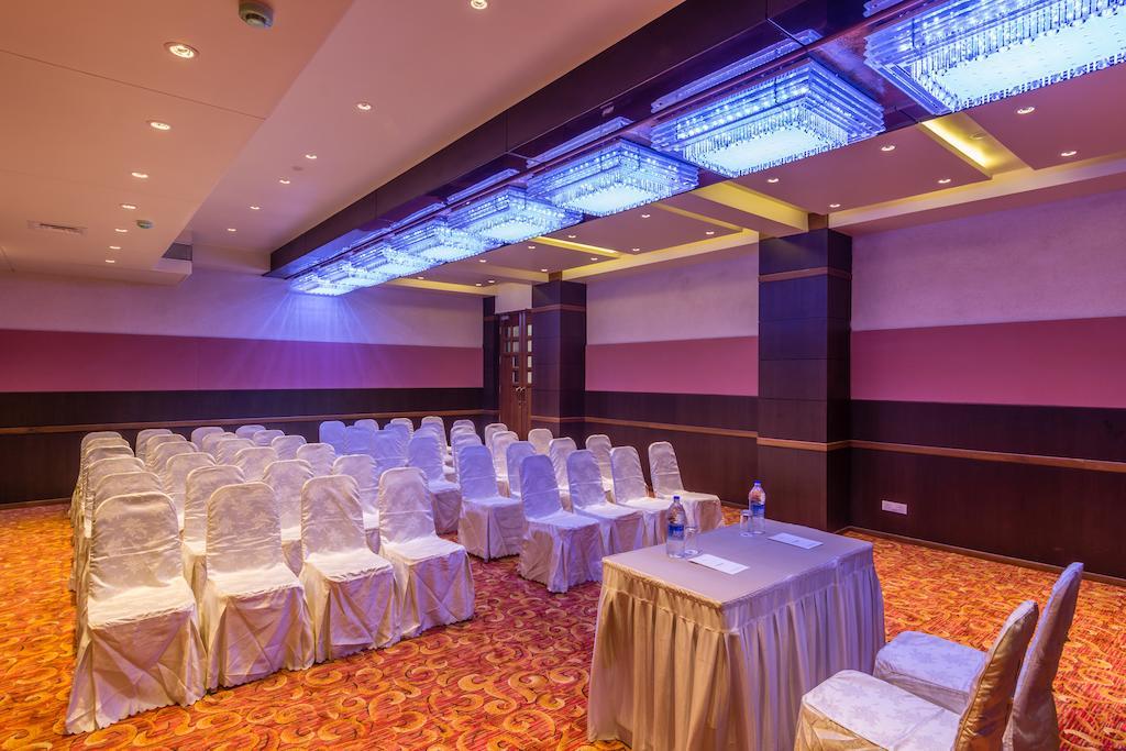 The President-A Boutique Hotel Ahmedabad Buitenkant foto
