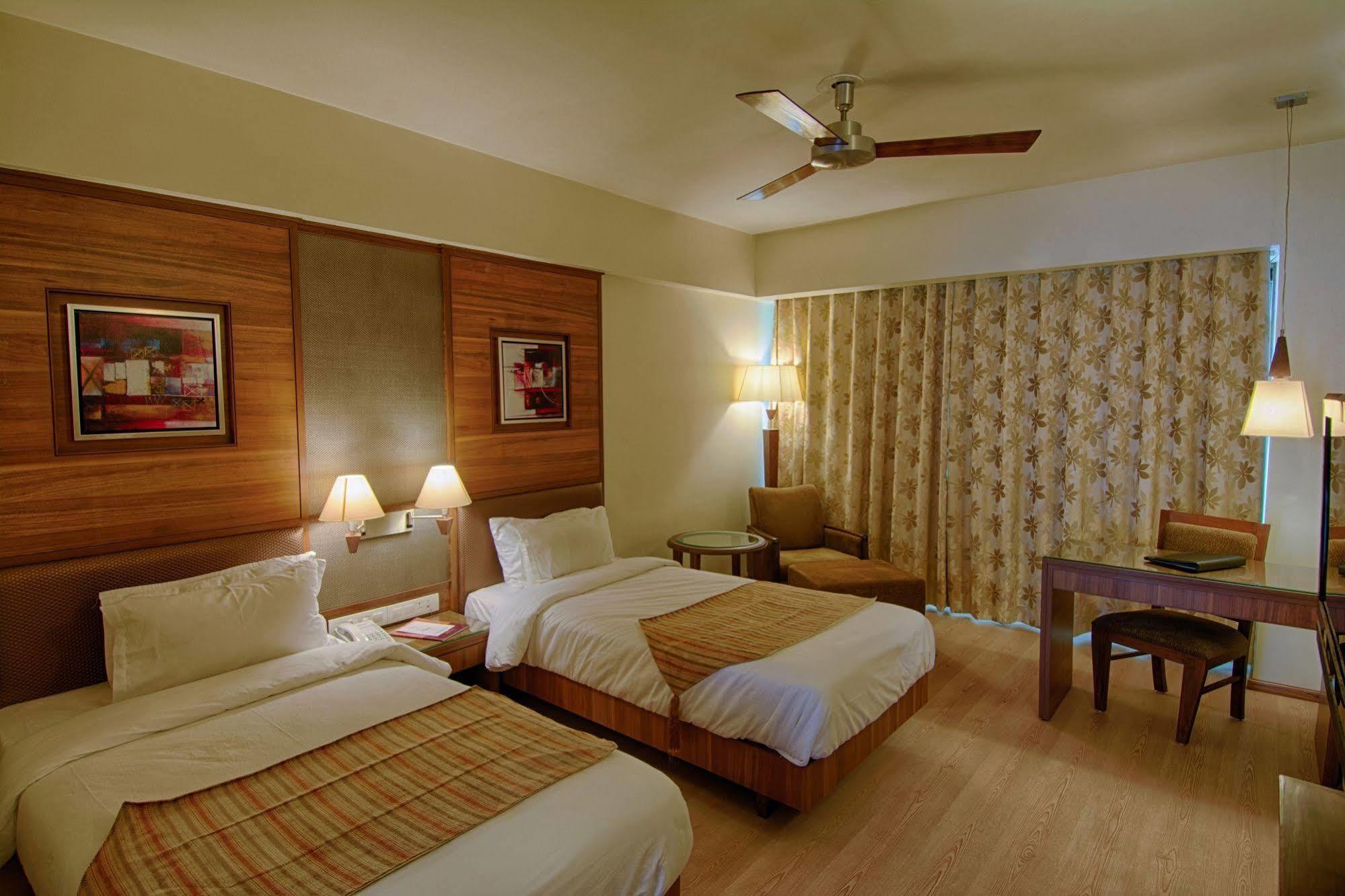 The President-A Boutique Hotel Ahmedabad Kamer foto