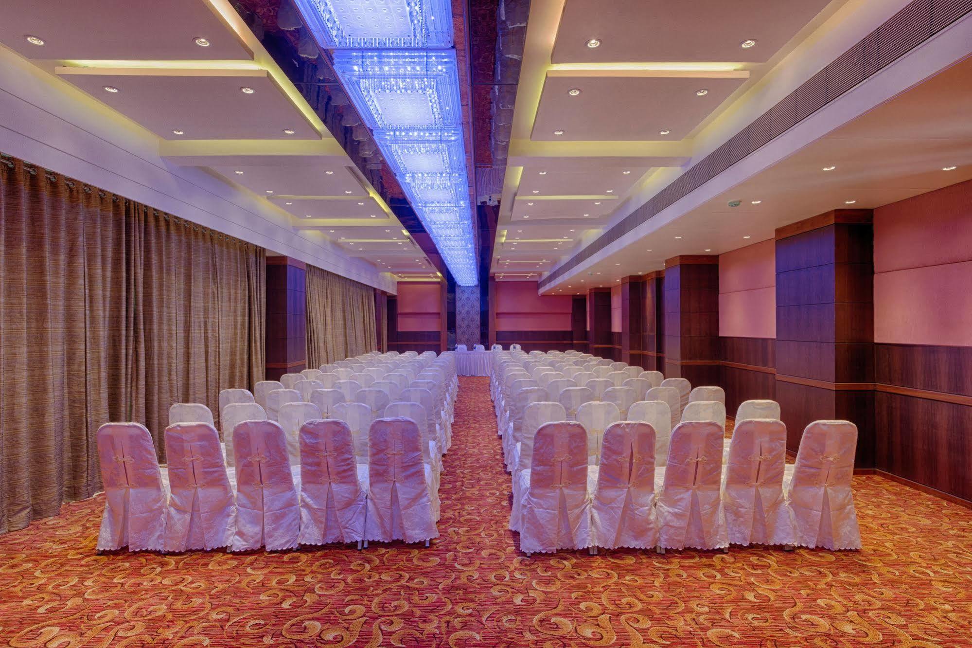 The President-A Boutique Hotel Ahmedabad Buitenkant foto