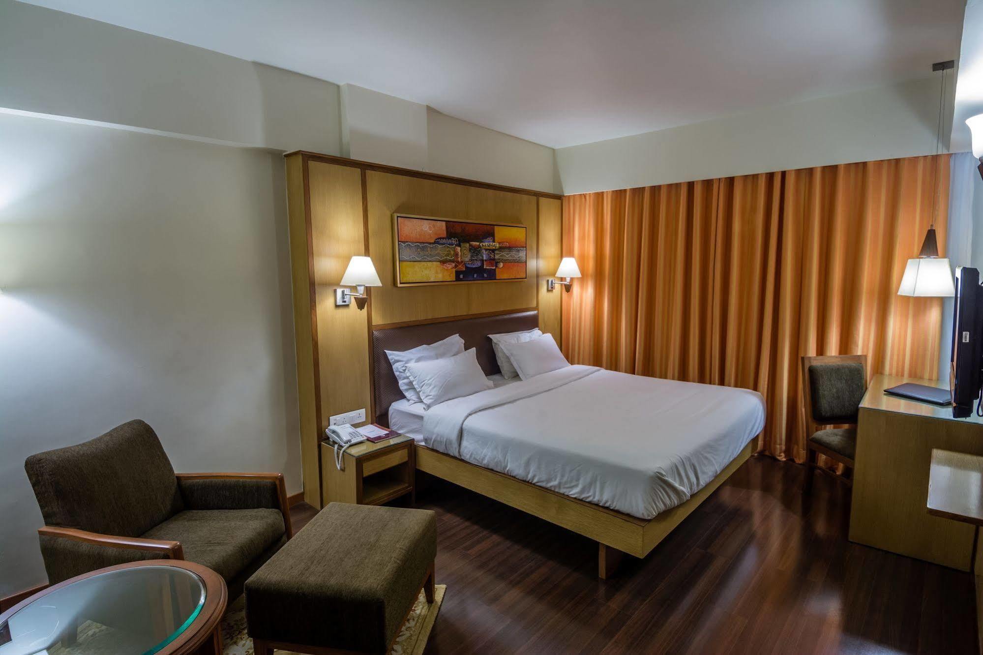 The President-A Boutique Hotel Ahmedabad Buitenkant foto